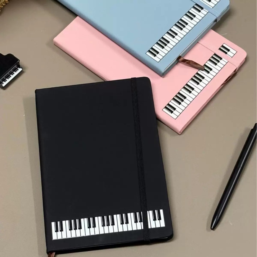 Blank Sheet Music Notebook - Müzik Temalı Defter Piyano Stili Günlük